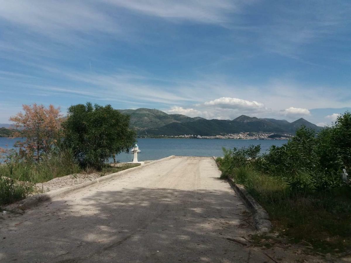 Camping Drepanos Igoumenitsa Exterior photo